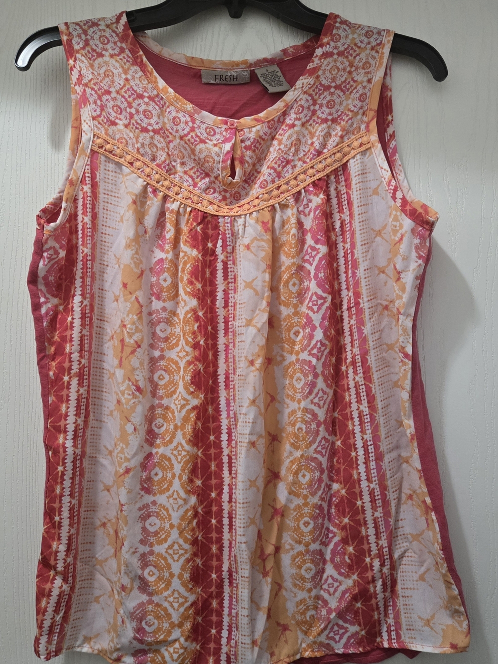 Fresh sleeveless printed tank top in pink and orange